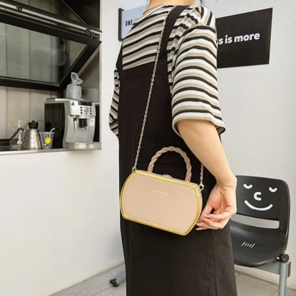 Purse - Picture 6 of 7